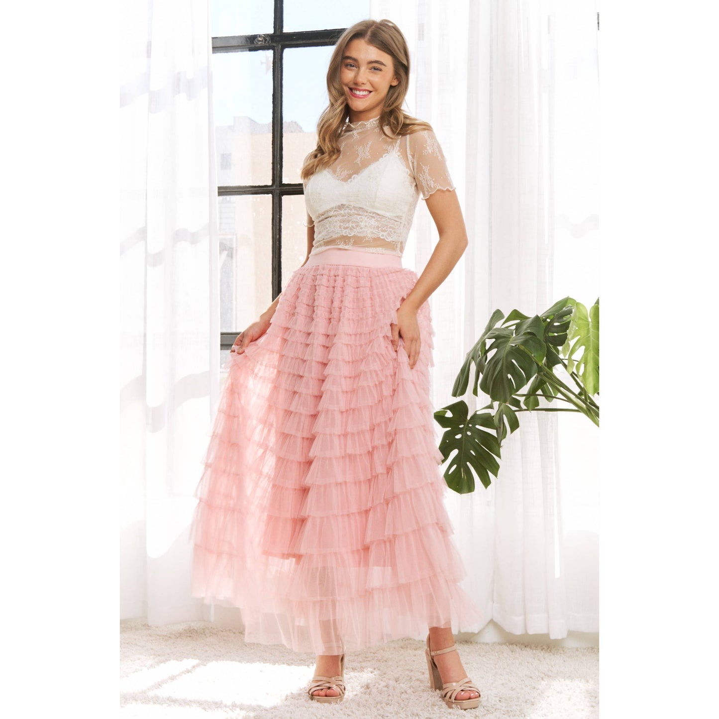 LACE SHORT SLEEVE FITTED TOP(4 color options)