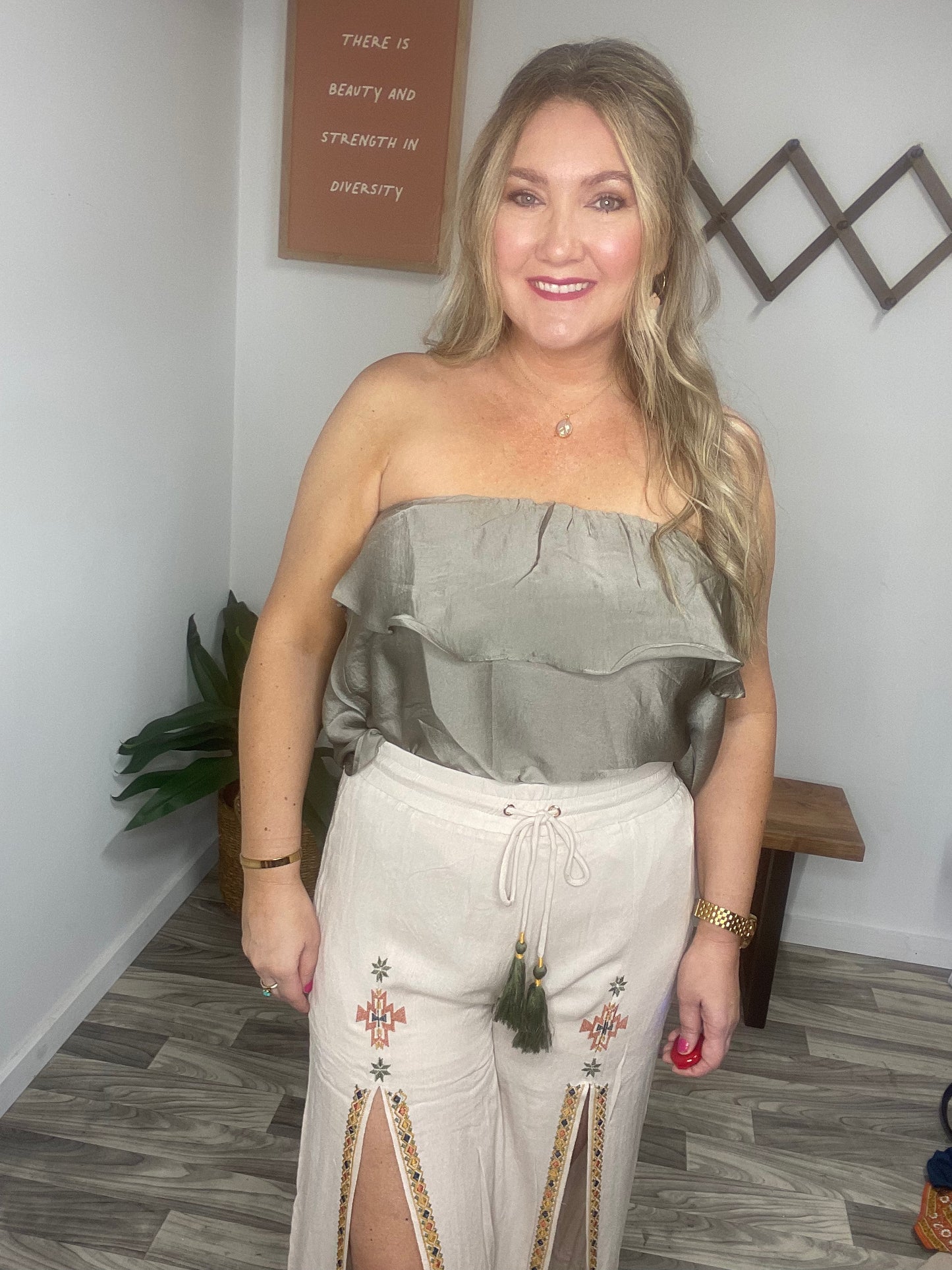 Quinn Ruffle Strapless Top