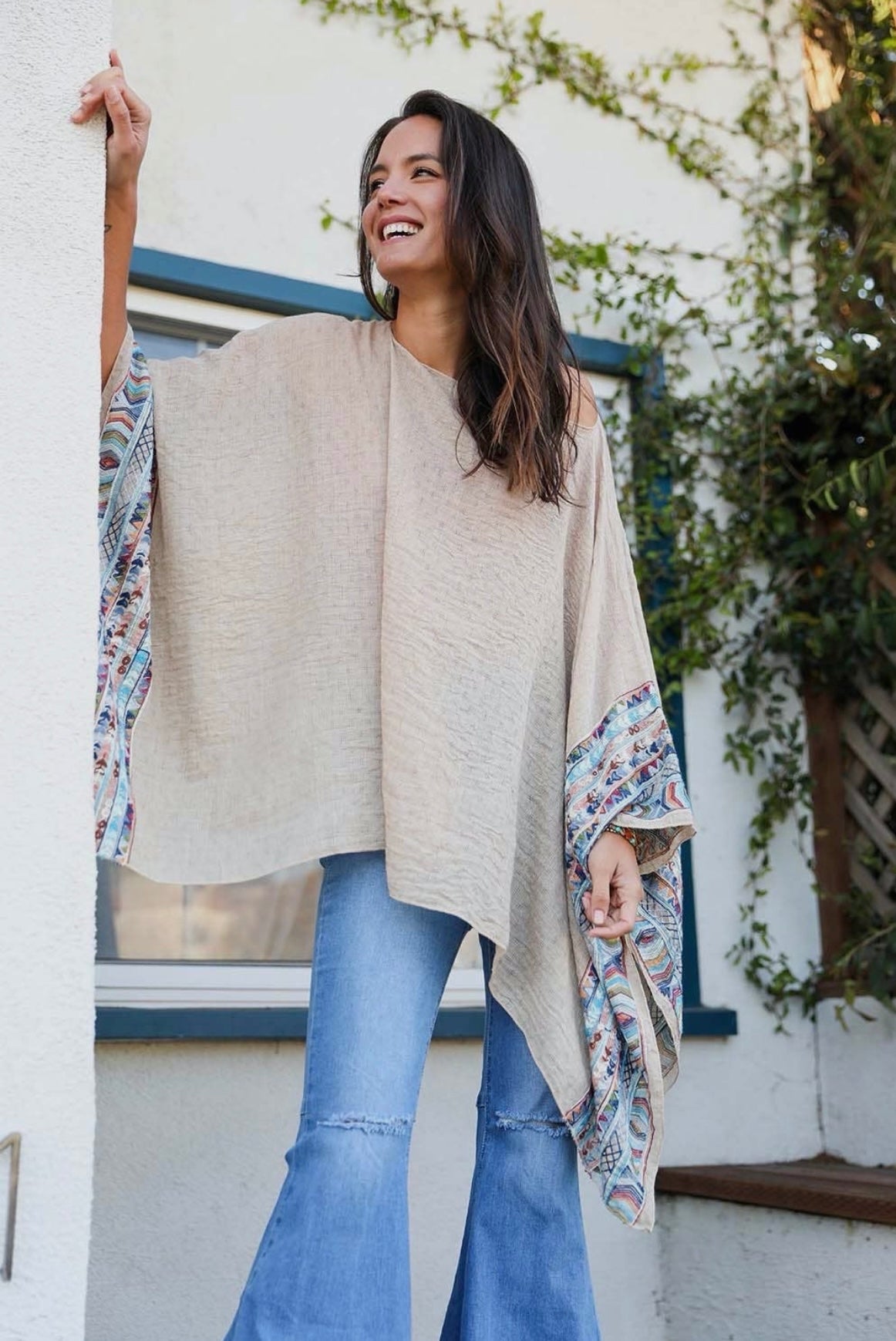 Geometric embroidered sleeve kimono