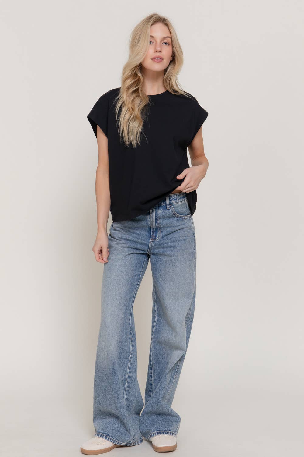 Sleeveless Round Neck T-Shirt