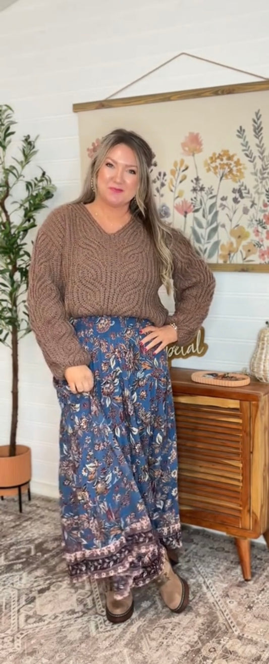 CHUNKY CABEL KNIT V-NECK CROPPED SWEATER