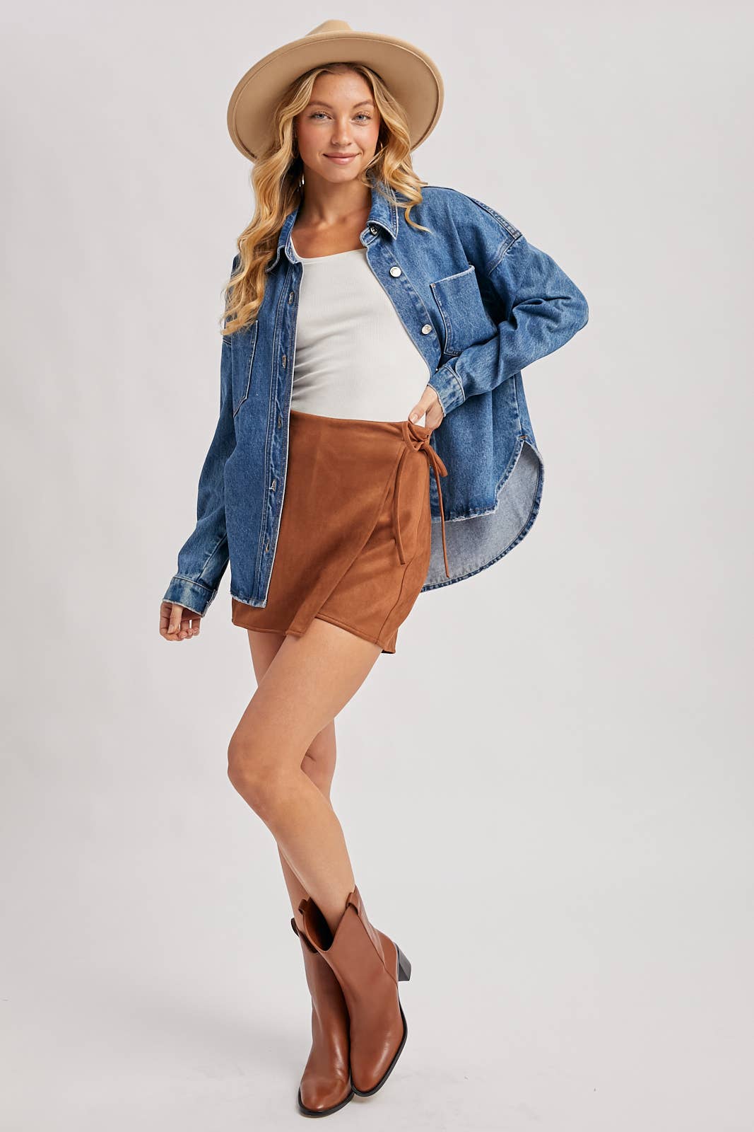 BUTTON DOWN DOLPHIN HEM DENIM JACKET