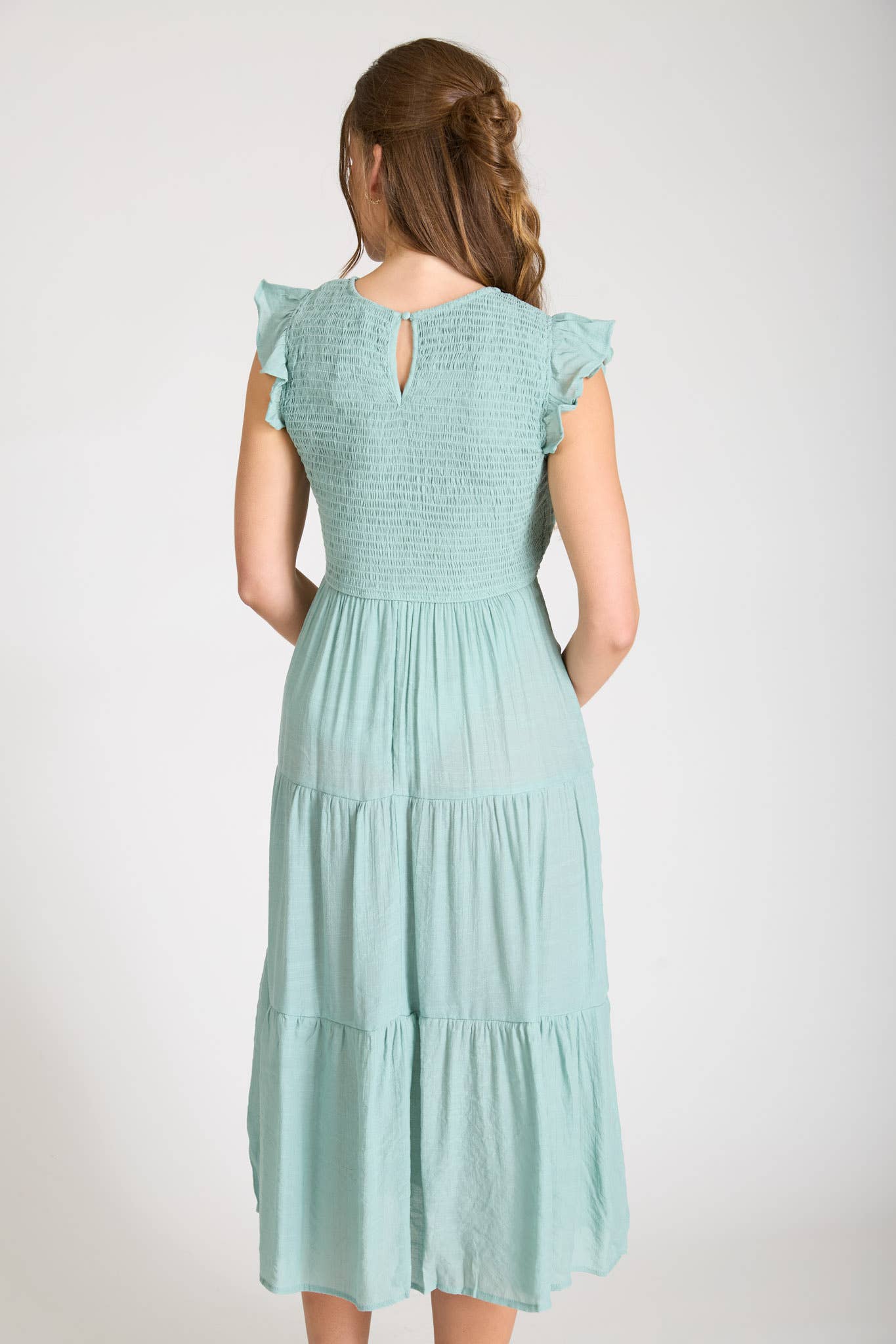 TIERED SMOCKED SHORT SLEEVE MIDI DRESS