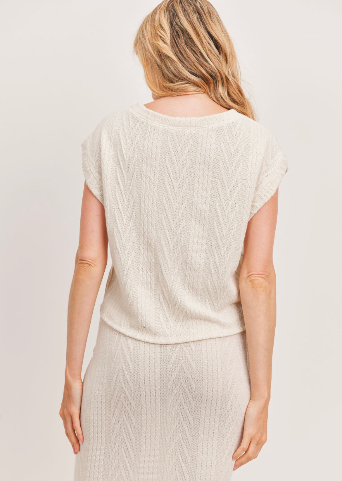 Cable Knit Sleeveless Crop Knit Top