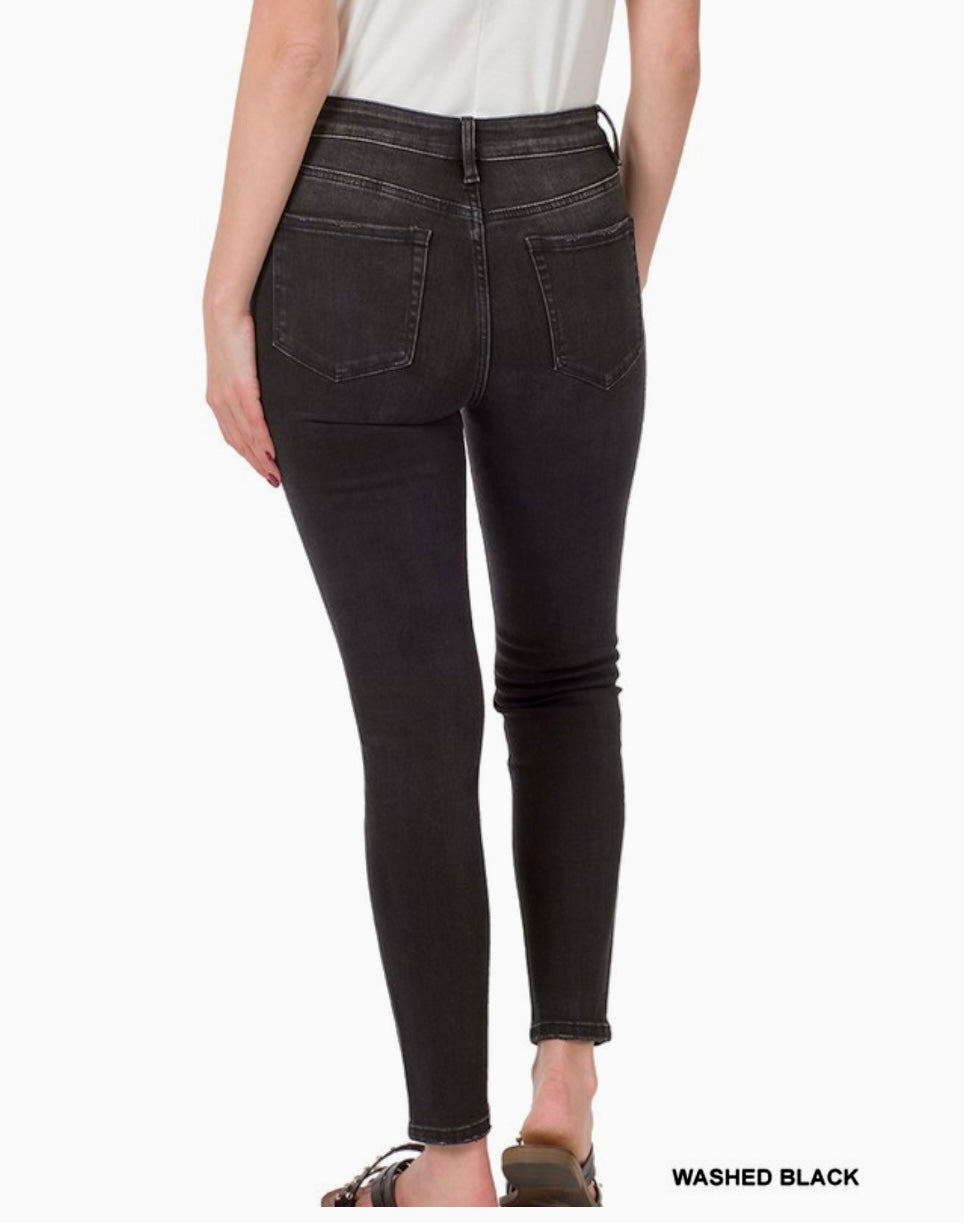 Black Wash Skinning Ankle Denim Pants