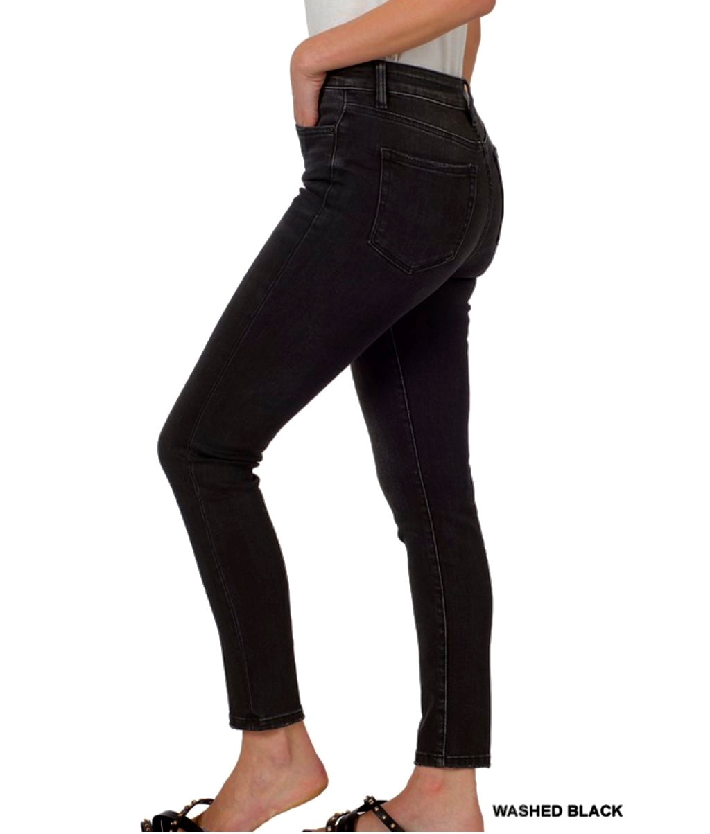 Black Wash Skinning Ankle Denim Pants