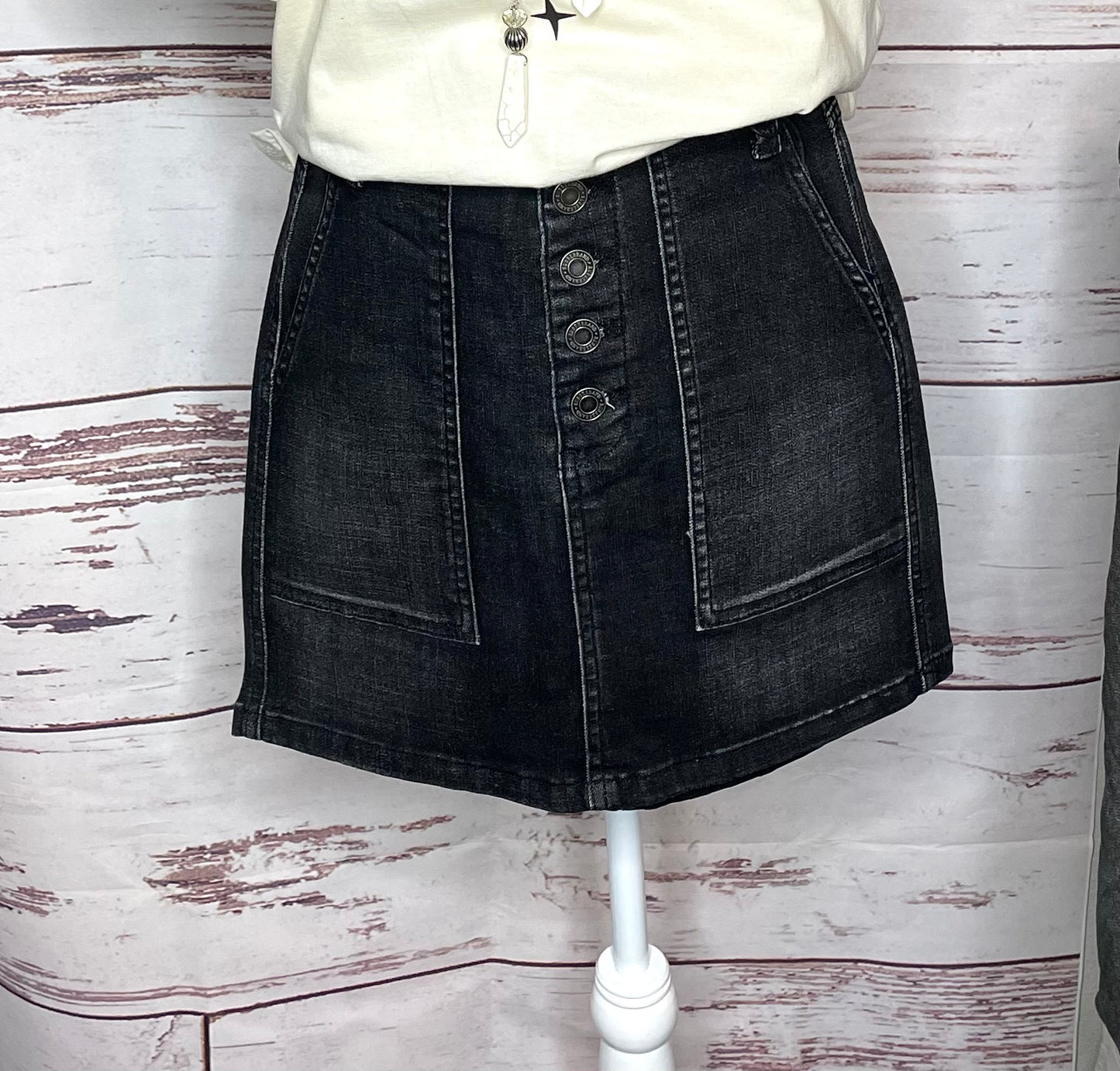 5 Button Front Pocket Skirt